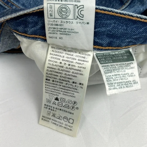 Levi’s Women’s 28 Wedgie Button Fly Distressed Medium Wash Jean - Picture 5 of 14